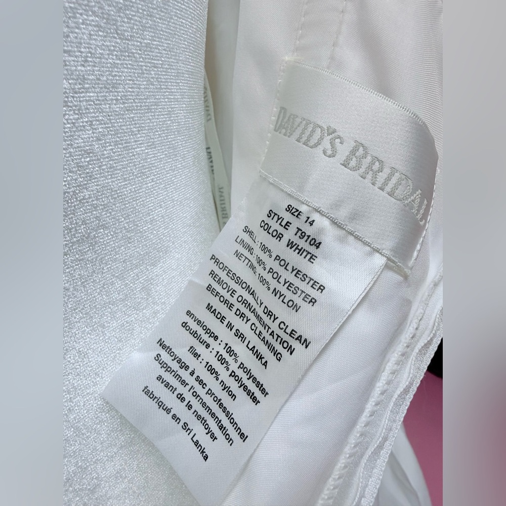 Elegant David’s Bridal White Strapless Gown - Picture 7 of 7